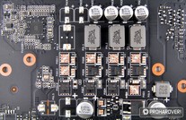 A Samsung GDDR5 chipek és a VRM komponensei