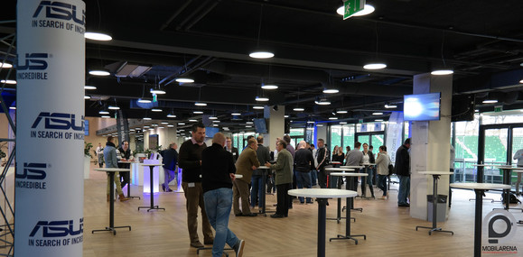 Sajnos a Zenfone 3 Maxot nem tudtuk személyesen megvizsgálni.