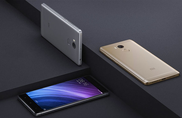 A közepes modellen természetesen már ott van az ujjlenyomat-olvasó, és még mindig kimondottan kedvező az árcímkéje