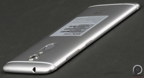 Az Axon 7 Mini mutatós és remekül egybe lett rakva