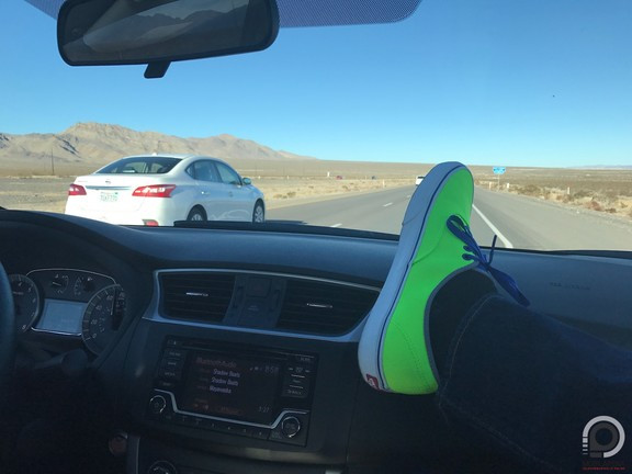 Új cipő egy In'N'Out Burgerben lévő sajtburgermenü áráért.