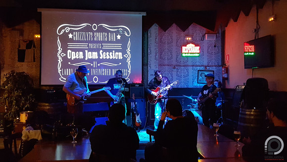 A hangulat a tetőfokára hágott...nálunk, mert sok ember azért nem volt