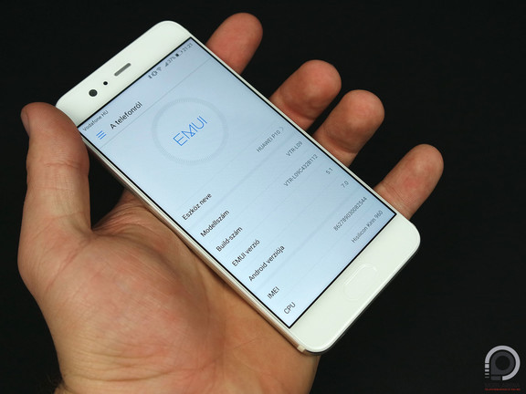 5,1 hüvelykes kijelzőjével már-már kompaktnak nevezhető