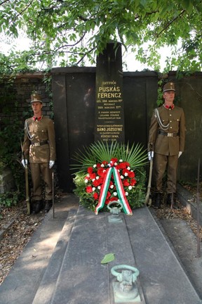 Puskás Ferenc síremléke a Fiumei úti Nemzeti Sírkertben