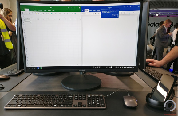 Az Offica alkalmazások párhuzamosan, osztott és ablakos módban is elfuthatnak, asztali elrendezéssel a DeXszel