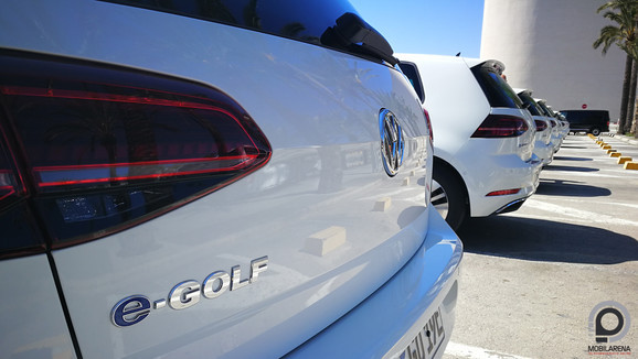 Néhány eGolf sorakozik tesztelésre várva...