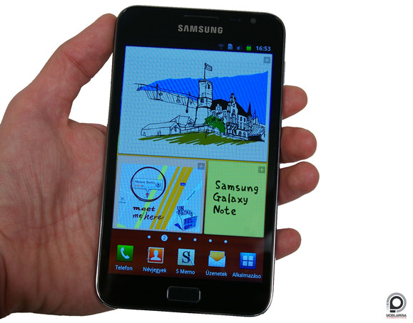 A Samsung Galaxy Note 5,3 hüvelykes megjelenítője akkor botrányosan nagynak számított.