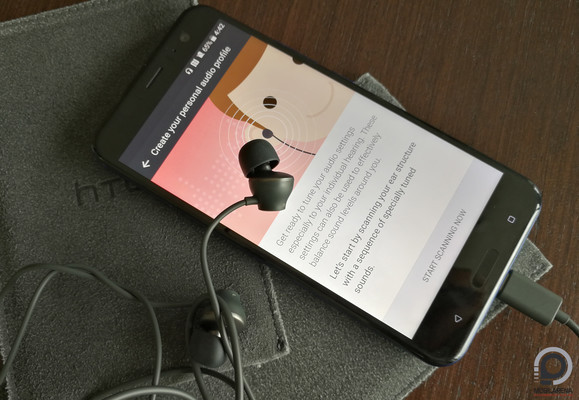 A speciális, Type-C csatlakozós headset