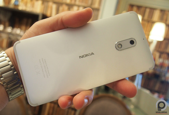 A Nokia 6 hátlapja