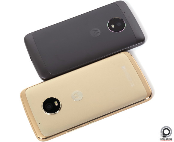 A Moto G5 (felül) és a G5 Plus