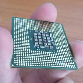 "AMD Ryzen 7 1700"