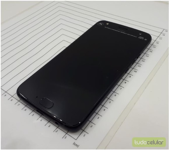 A Moto X4. A galéria megnyitásához kattints a képre!