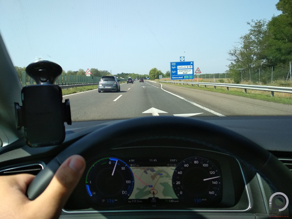 Optimista, már-már vakmerő a 130, az ideális utazótempó 100-110 körül van
