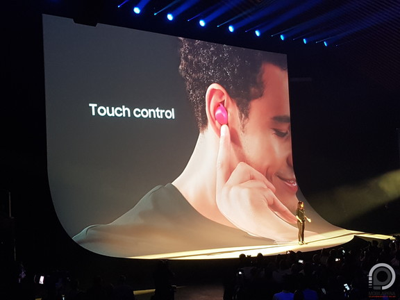 Az érintésvezérlés ugyanúgy működik, mint eddig