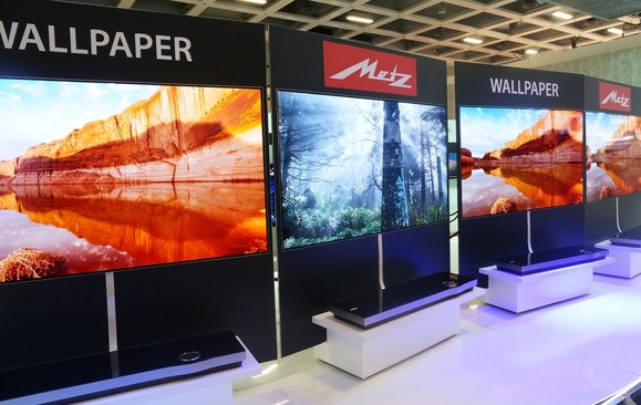 Metz Wallpaper OLED tv