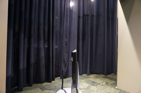 Beovision Ecipse: A beépített soundbar, és a "vastagság"