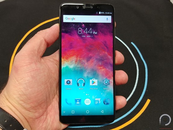 Infinite Display 18:9-es képaránnyal.