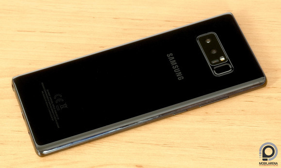 Roppant mutatós a por- és vízálló Note8