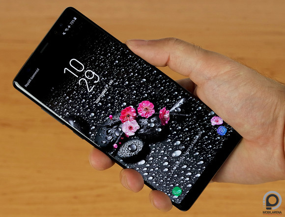 A Samsung hangasszisztense a Bixby gomb nyomva tartásával és „Hi Bixby” vezényszóval hívható elő