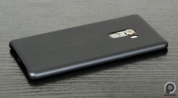 A Mi Mix 2 a tokjában