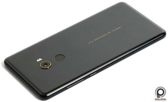 A Mi Mix 2 továbbra is gyönyörű, és végre hordozni sem kényelmetlen