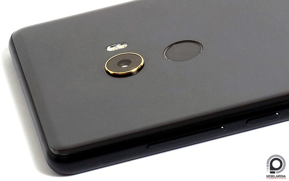 Maradt az egykamerás rendszer a Mi Mix 2 hátlapján