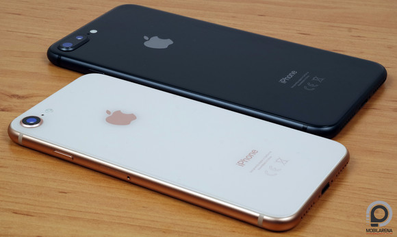 Ami a külsőt illeti, gyakorlatilag csak a hátlapok változtak