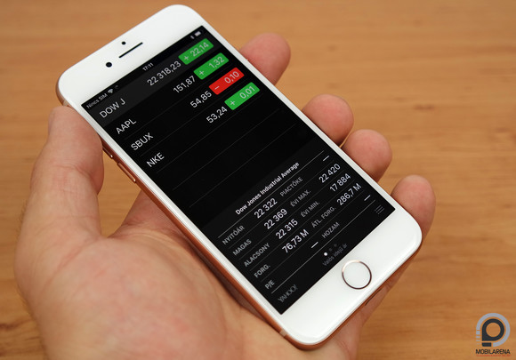 Az iPhone 8 egy mai szemmel meglepően kompakt eszköz...