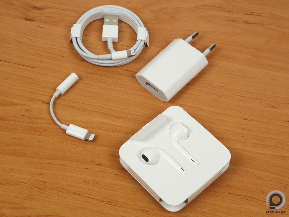 A szokásos tartozékkínálatban a gyorstöltő hiánya fájó igazán