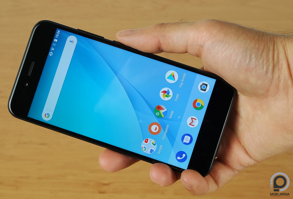 A Xiaomi Mi A1 nem más, mint a Mi 5X, csak MIUI 9 helyett gyári Androiddal