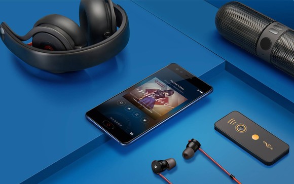 Jack csatlakozót hiába keresünk az új Nubiákon