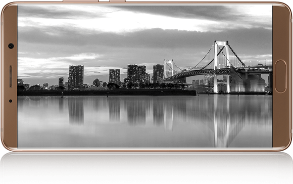 A sima Mate 10 5,9"-es QHD megjelenítőt kapott 16:9-es képaránnyal és előlapi ujjlenyomat-olvasóval