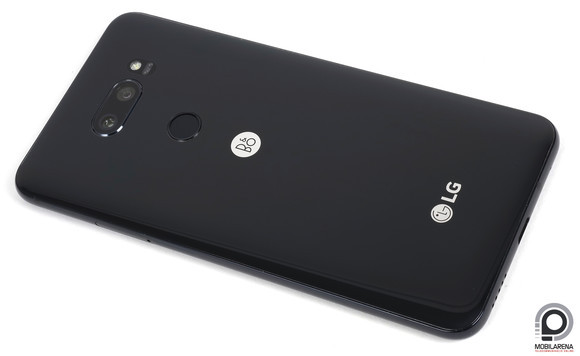 Gorilla Glass 5 a hátlap, de a kamerát Gorilla Glass 4 védi