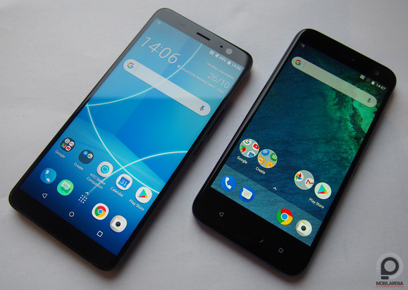 HTC U11+ és U11 life egymás mellett. Egyértelmű, hogy melyik melyik.
