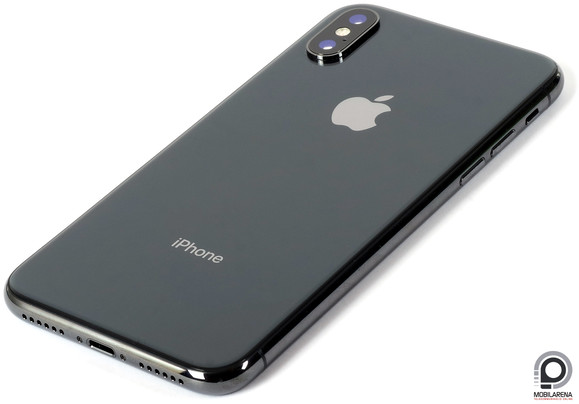 Az iPhone X remekül egybe lett rakva, ám vigyázni kell rá, mert ha az üveglap betörik, sokba fog kerülni a javítás