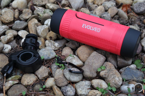 Bringás tartó és karabiner is jár hozzá