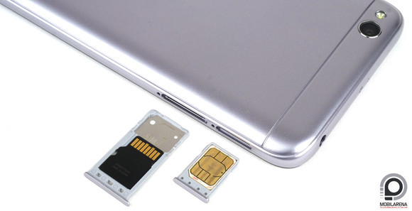 Itt még egy extra nanoSIM elfér!