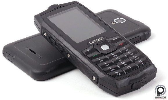 A StrongPhone G2-t nem zavarja, hogy a Z1 rajta pihen