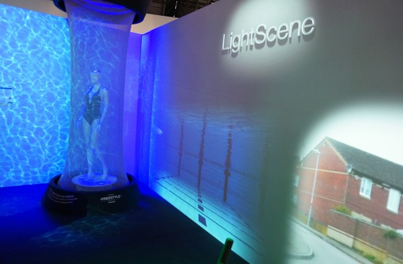 Ilyen installációk létrehozására alkalmas az Epson LightScene EV-100