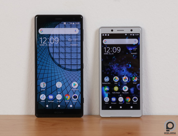 Az Xperia XZ2 az XZ2 Compact mellett
