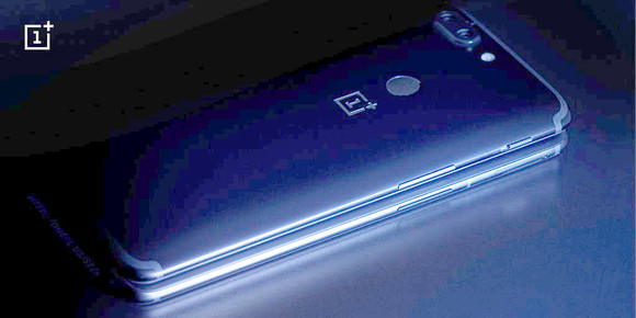 A OnePlus 5T és a 6, kicsit világosabban