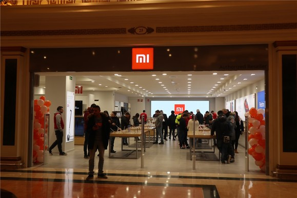 Az első Xiaomi márkabolt Barcelonában