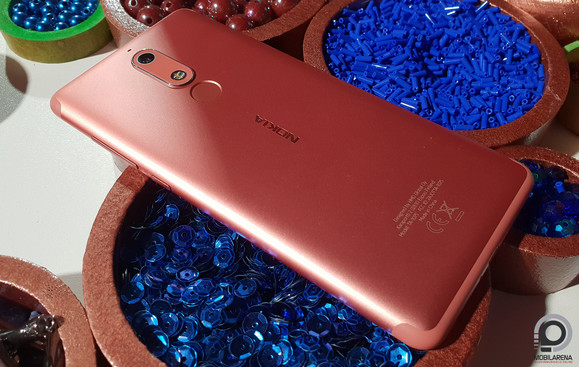 Ez a szín azért nem szokványos egy okostelefonnál (Nokia 5.1)