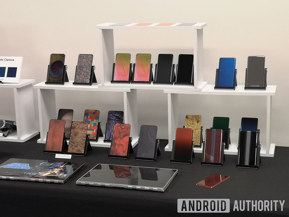 Egy sor festett Gorilla Glass védőüveg