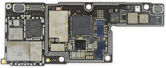 Az iFixit Qualcomm modemet talált az iPhone X szétkapásakor, a TechInsights viszont Intel gyártásút