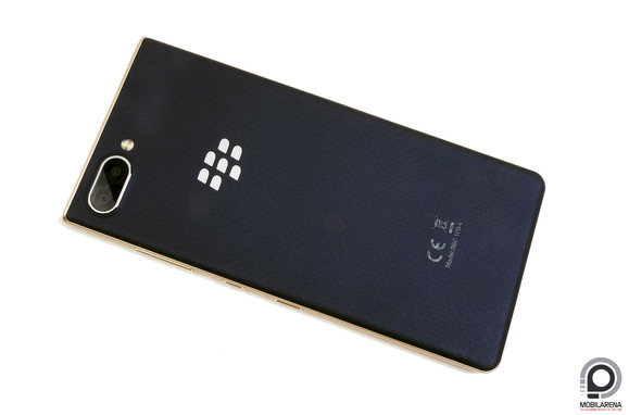 A BlackBerry Key2 LE hátlapi részleteinek színe igazán harmonizálhatna a keret árnyalatával. Szerintem.