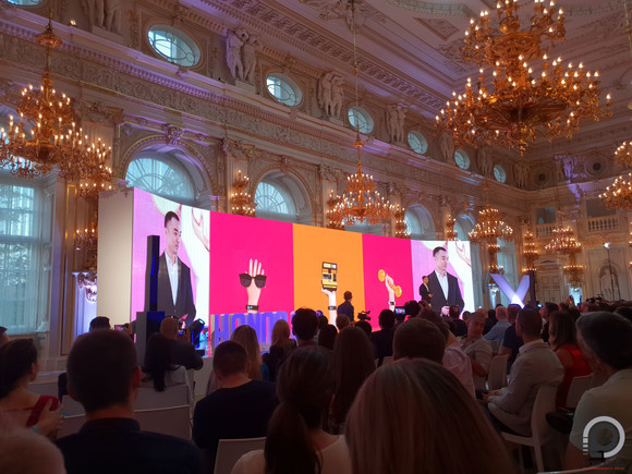 Spanyol terem és Honor Band 4