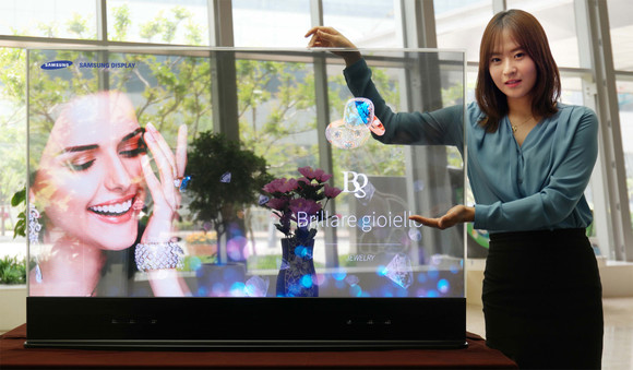 A Samsung évekkel ezelőtt bemutatott átlátszó OLED kijelző prototípusa