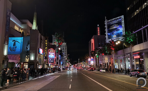 A Hollywood Blvd este