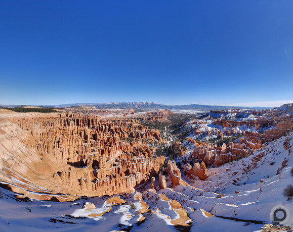 A teljes méretű kép legalább a közelében jár a Bryce Canyon nagyságának visszaadásában